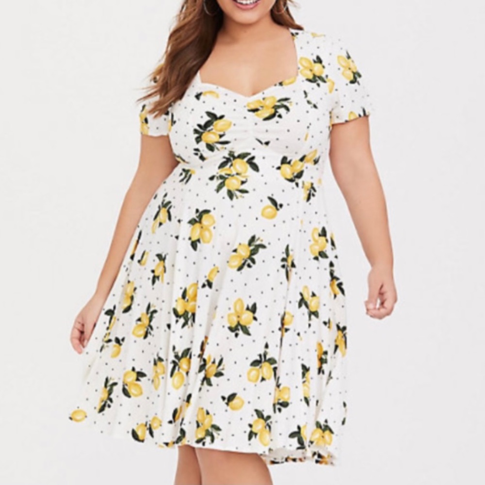 NWT Torrid White Lemon Drop Skater Dress Plus Sz 4